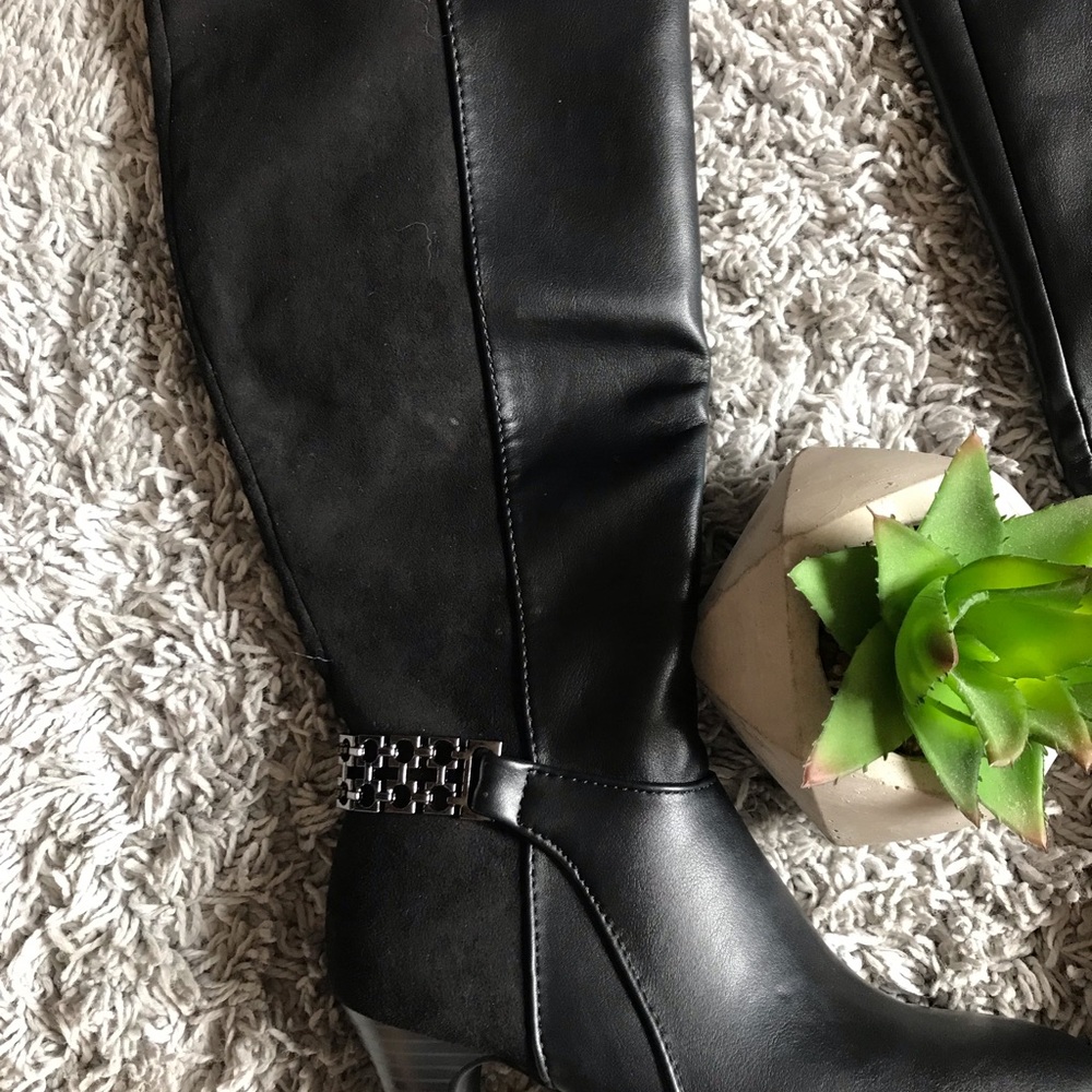Boots - Picture 3 of 3